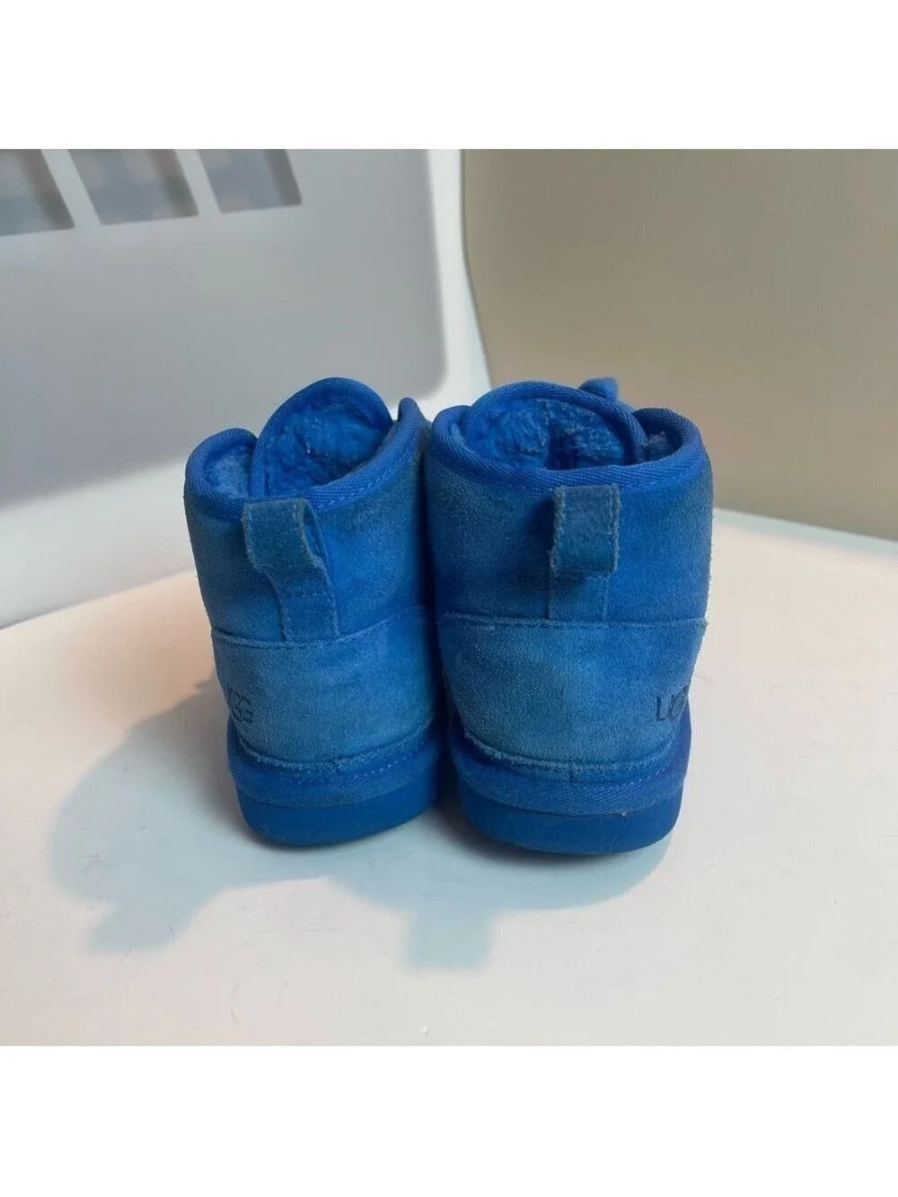 UGG Neumel boys kids blue suede fur lace up boots Sz 2